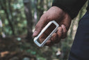VUUS Zero aluminum carabiner for a slim and organized everyday carry, prevents bulky pockets.